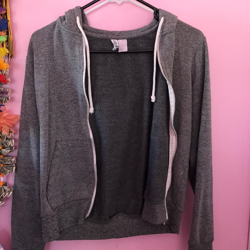 Grey sweater w hoodie